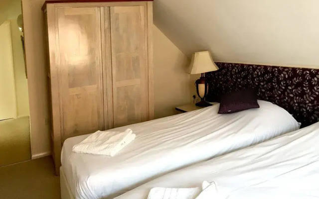 The Peacock Country Inn
