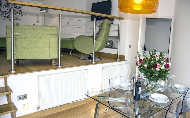 Base Serviced Apartments - The Docks