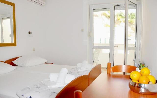 Sunrise Studio Apartments 3