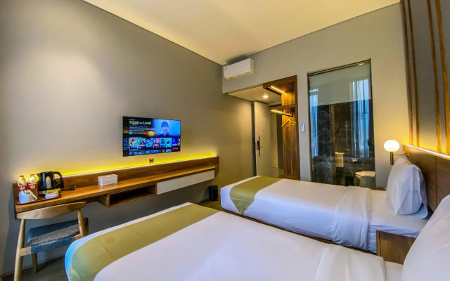 Facade Hotel by Azana