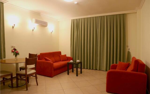 Club Karakas Apart