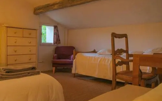 Gite Vaucluse, Chambre D'hotes Vaucluse: Le Mas De Miejour