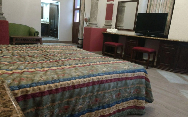 Hotel Don Quijote Plaza