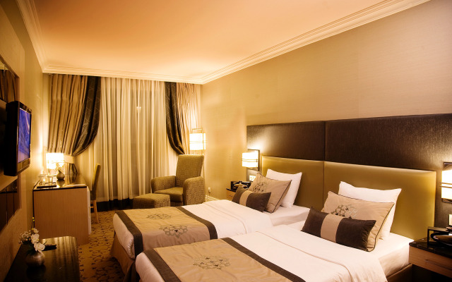 Darkhill Hotel