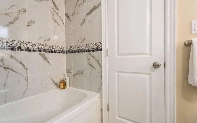 Downtown Comfortable Guest House