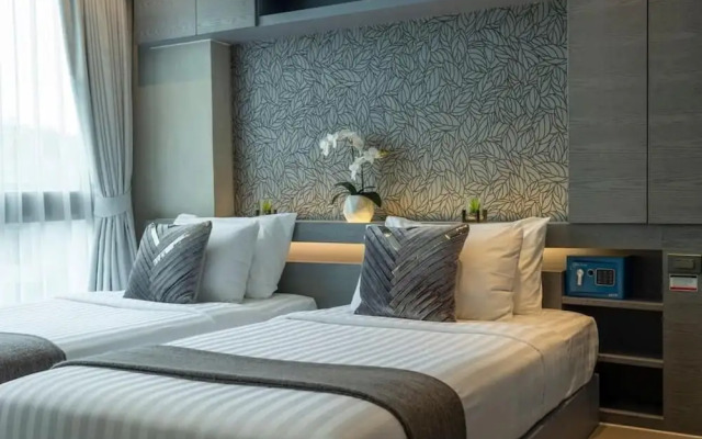 Steps to Kamala Beach Rooftop Pool  C138