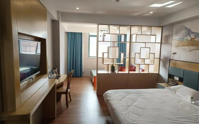 Crown Hotel Shanghai Fushi