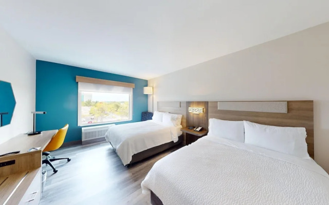 Holiday Inn Express & Suites Chicago Schaumburg by IHG