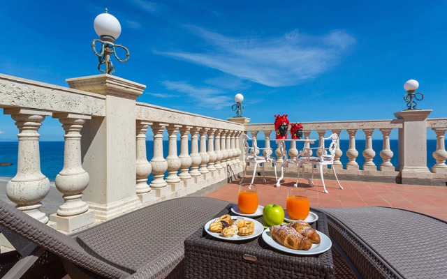 Hellenia Yachting Hotel