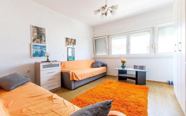 Amazing Apartment in Podstrana With Wifi and 2 Bedrooms
