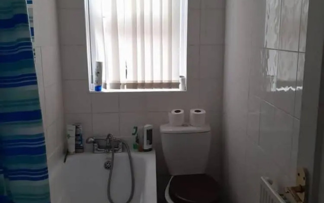 Large House Sleeps13 Close to lfc Stadium Anfield