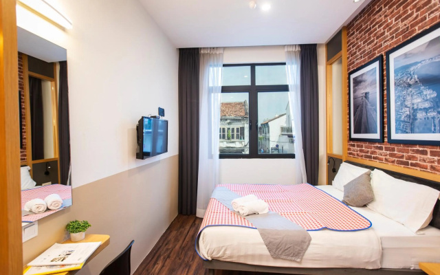 B Street Hotel – Guest Rooms – George Town