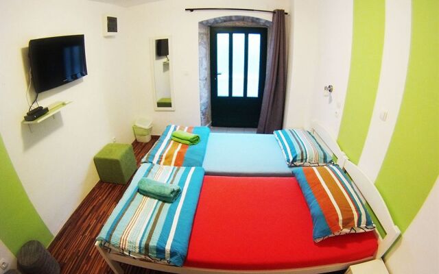 CroParadise Hostel & Apartments