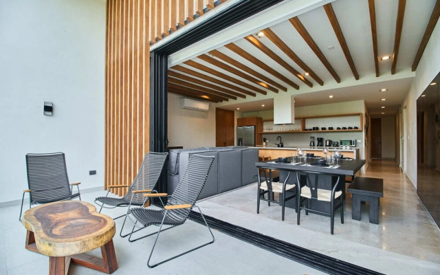 Pure Condos 304 By Lockey