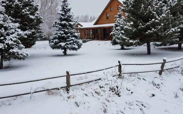 Quarter Horse Inn / Heather Room