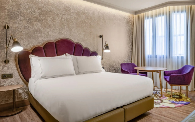 Querencia de Sevilla Autograph Collection