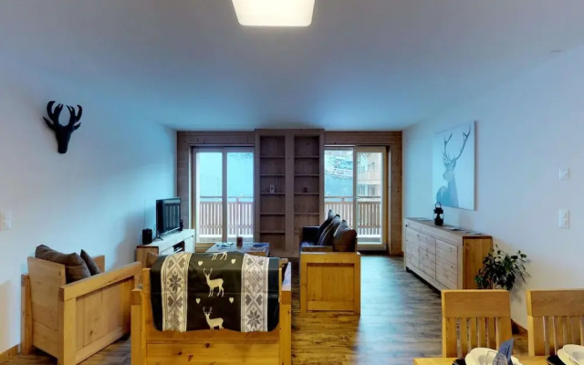 Apartment With Swimming Pool Access