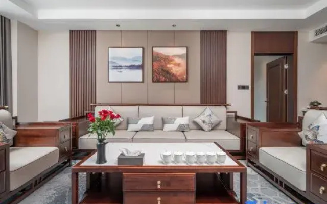 Rose Hotel (Nanyang Zhangheng Avenue Municipal Government Store)