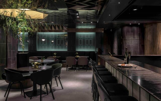 Red Dot Hotel