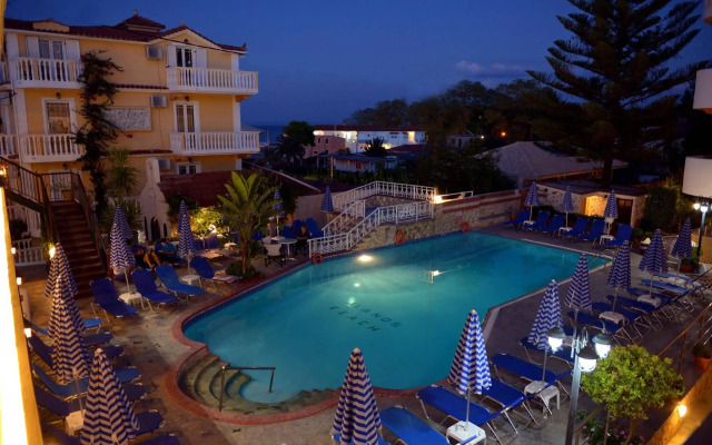Planos Beach Hotel
