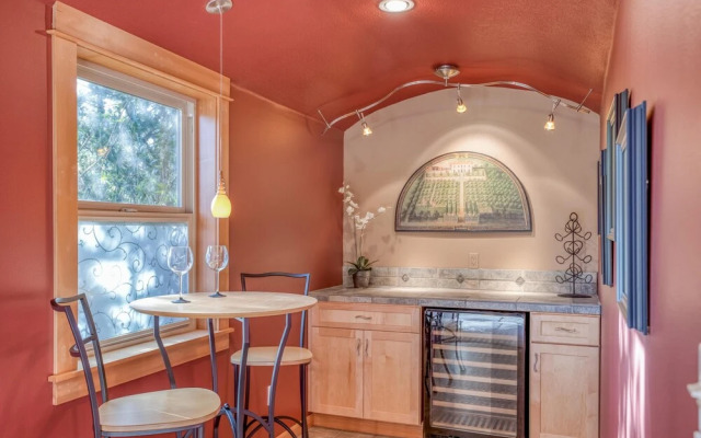 Moon Over Manzanita (MCA 1549)