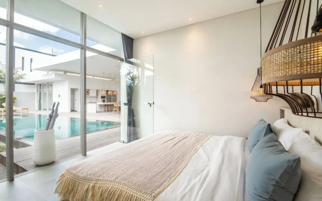 Spectacular 4BR Villa, 400m to Beachfront Elegance