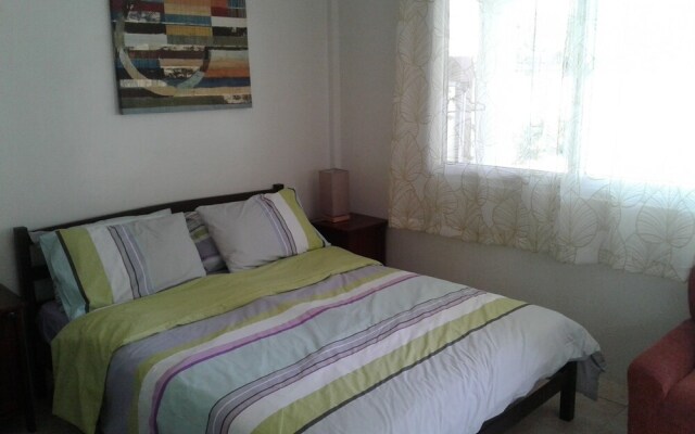 Alona Studio Bungalow