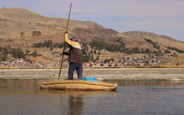 Titicaca Floating Lodge