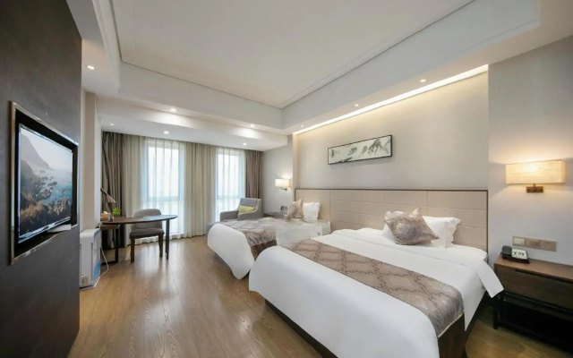 Manju Hotel (Zhujiajian Wharf, Putuo Airport)