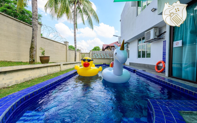 6BR Ampang Pool Villa 26P with Garden