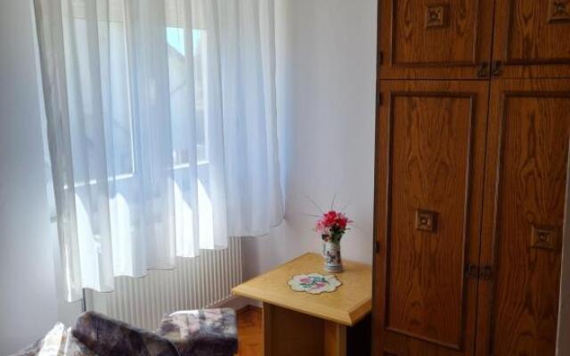 Gyöngyvirág Apartman Lenti