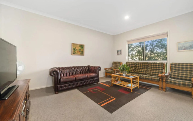 Modern Beachside 5 Bedrooms