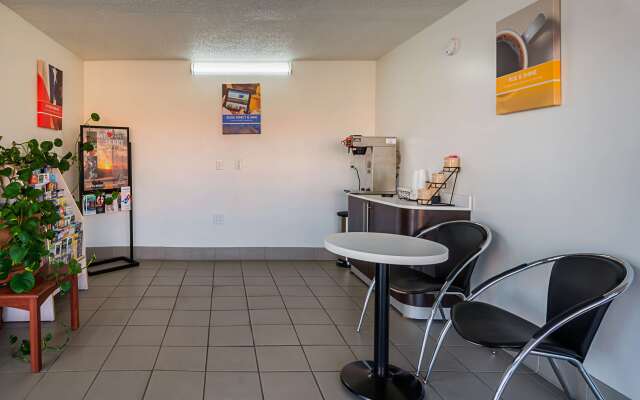 Motel 6 Perry, GA