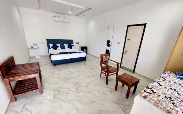 Sheesh Mahal Desert Camp