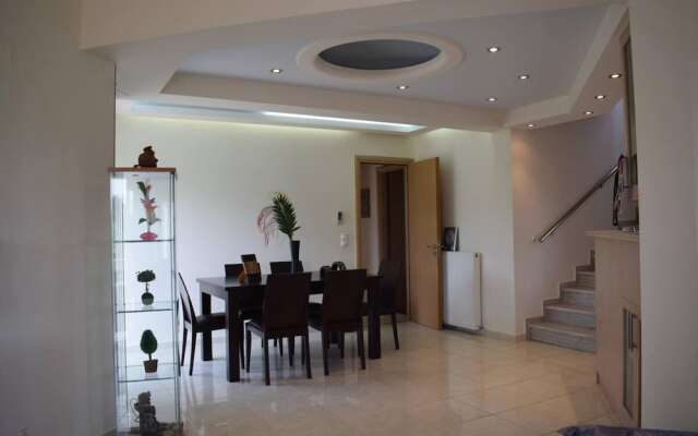 Ilias Villa IN Chania