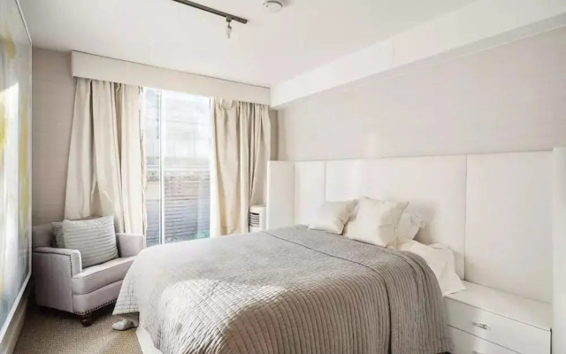 Luxurious 3-bed 2-bath Apartment in Belgravia