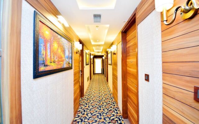 Capital O 43988 Makhan Residency