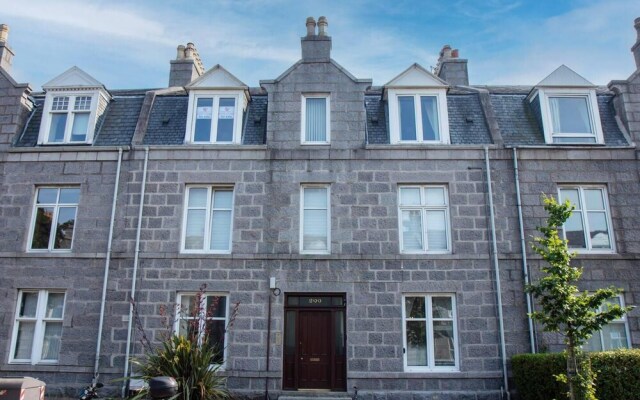 The Summit West End - 1BR Cosy Flat, Central, Wifi