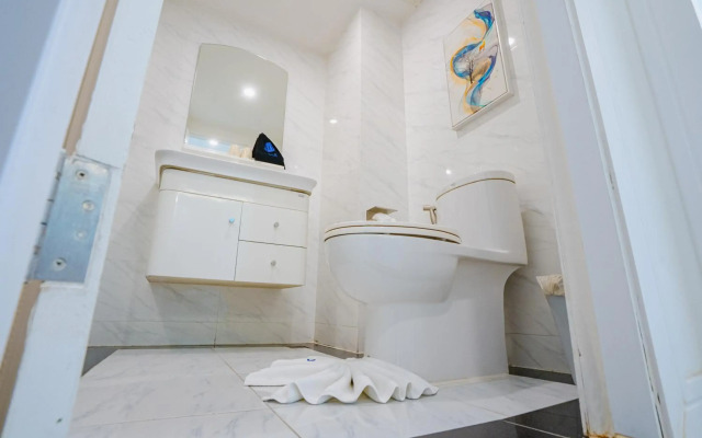 Alesta Yacht Hotel