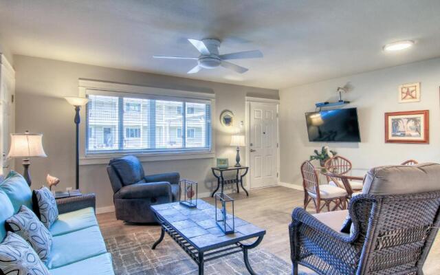 Courtyard #114 Condo