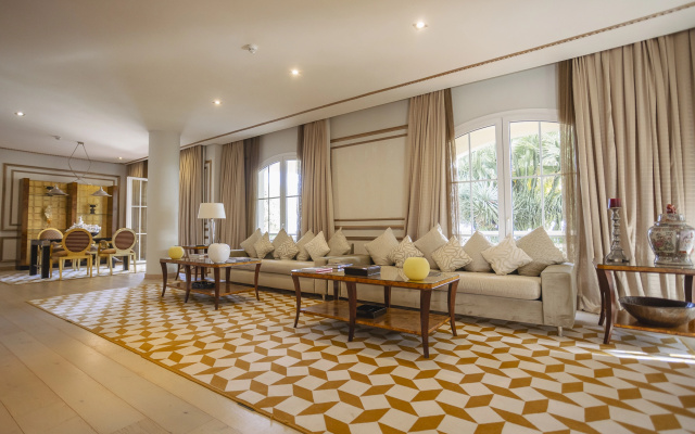 Healthouse Apartments