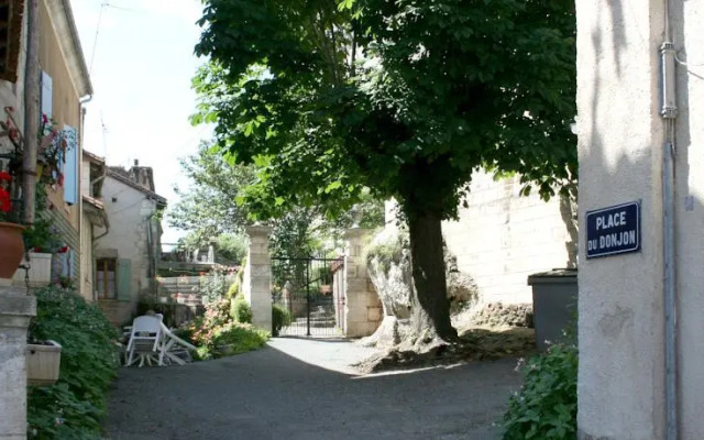Chambres dhôte Place du Donjon