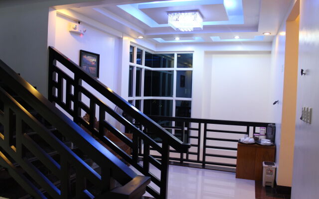 Citrine Tourist Travel Lodge