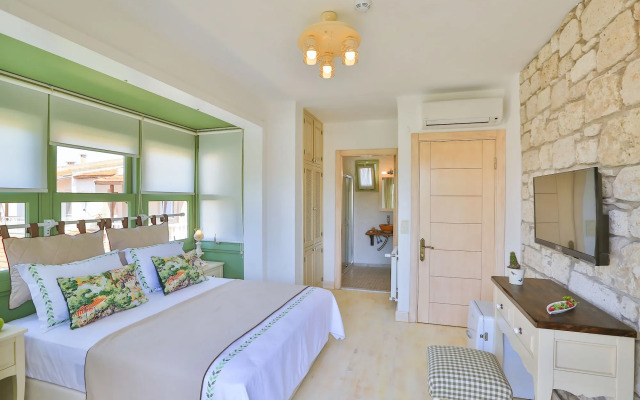 Palas Alacati - Adults Only