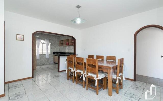 Casa com 03 dormitórios