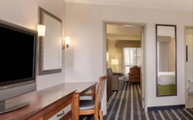 Embassy Suites by Hilton San Francisco Airport Waterfront