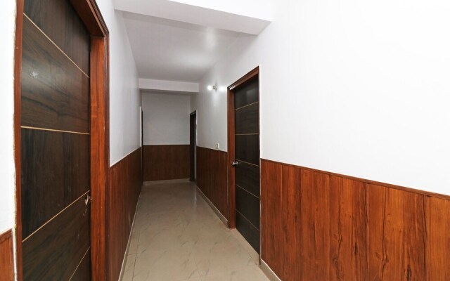 OYO 18480 Runway