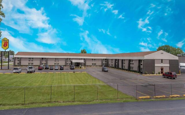 Super 8 by Wyndham South Holland