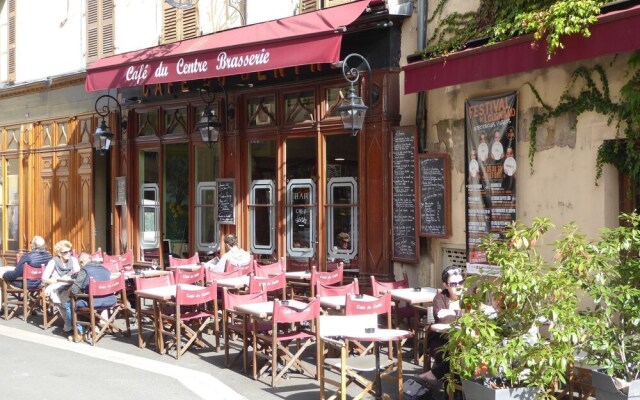 Cozy Holiday Home in Joncy with Valley View