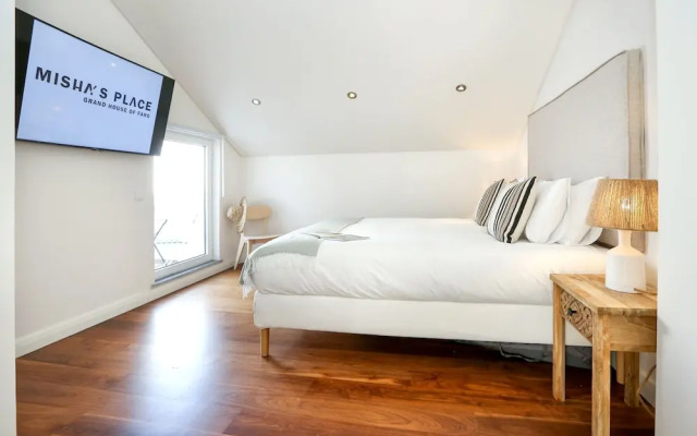 Green Essence Duplex in Faro by Misha s Place